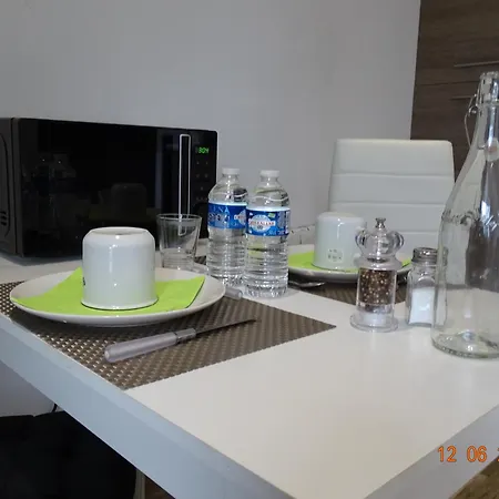 Lägenhet Alimentec - Clinique Convert - Calme - Parking Prive -terrasse Privee Bourg-en-Bresse