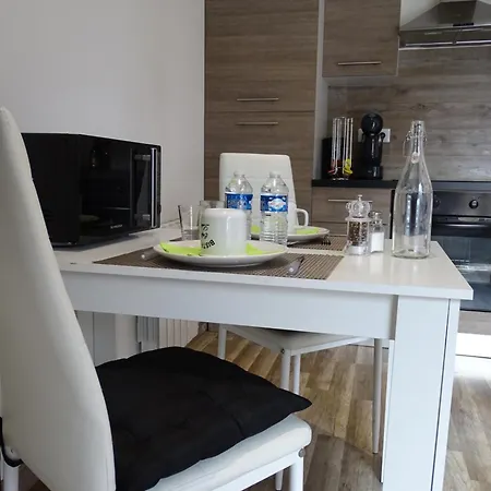 Alimentec - Clinique Convert - Calme - Parking Prive -terrasse Privee *