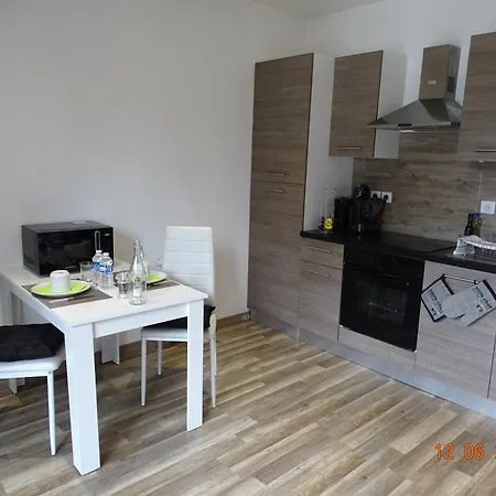Alimentec - Clinique Convert - Calme - Parking Prive -terrasse Privee * Bourg-en-Bresse